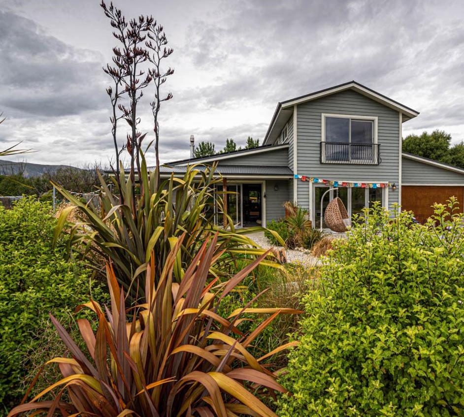 The Artist'S House Wanaka Villa Luggate Buitenkant foto